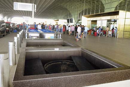 Mumbai: Two 'suspicious' youths booked for breaching nakabandi at T2