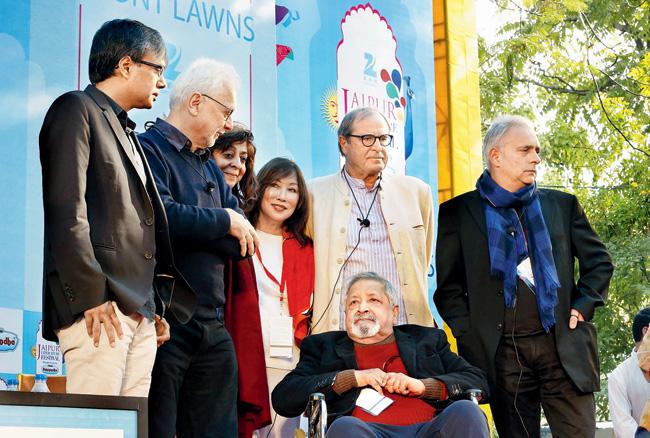 Foes then, friends now: V S Naipaul and Paul Theroux share the dais with Amit Chaudhuri, Farrukh Dhondy, and Hanif Kureishi at the Jaipur Literature festival