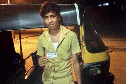 Mumbai: Auto driver tracks passenger down to return his forgotten bag