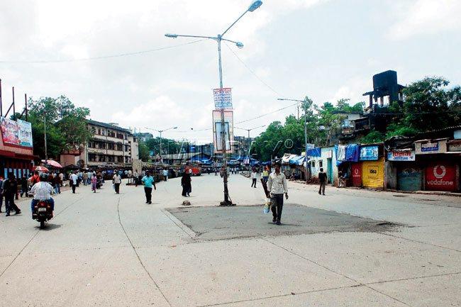 BEST officials have asked Central Railway authorities to provide land at the Kurla LTT station for buses. The Kurla station road (above) is usually blocked by autorickshaw drivers and illegal hawkers. File pic  