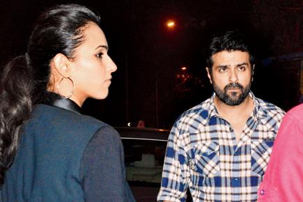 Harman Baweja caught on camera while leaving a restaurant