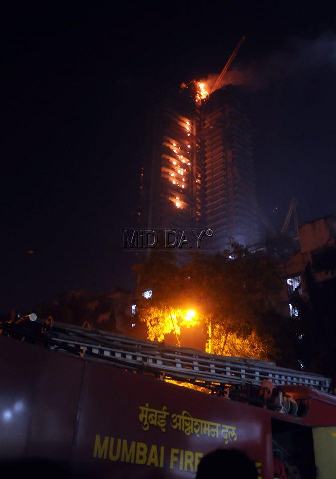 Mumbai: Massive fire at Omkar Alta Monte tower in Malad (E)