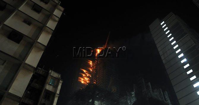 Mumbai: Massive fire at Omkar Alta Monte tower in Malad (E)
