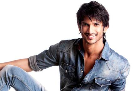 Finally! Sushant Singh Rajput gets Dhoni's helicopter shot