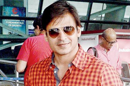Spotted: Vivek Oberoi and other celebs at Mumbai airport