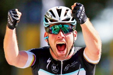 Mark Cavendish wins Stage 7 of the Tour de France