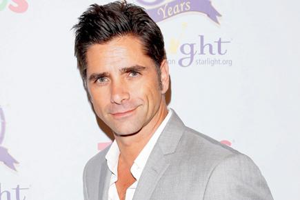 'Full House' actor John Stamos checks into rehab