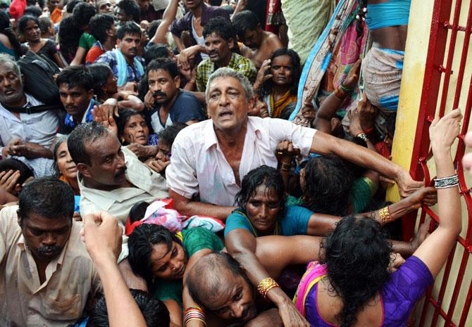Andhra stampede: Tragedy strikes Godavari Pushkaram, 27 pilgrims feared dead