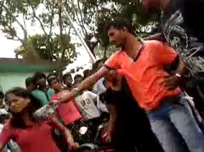 Caught on camera: Woman journalist assaulted in Mumbai