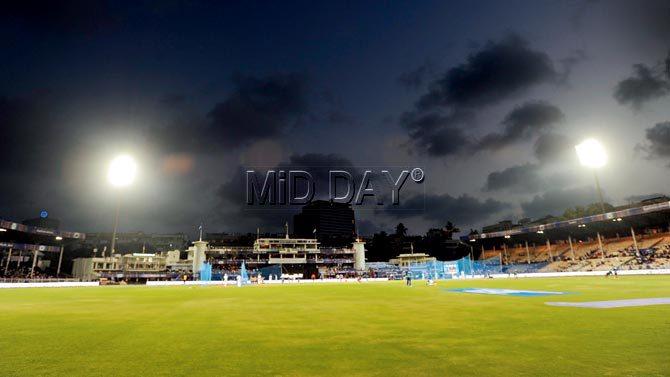 Clouds envelope the sky before a Rajasthan Royals vs Delhi Daredevils IPL 2015 game at Brabourne Stadium on May 3. Pic/Suresh KK