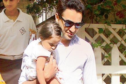 Imran Khan enjoys 'father-daughter' time