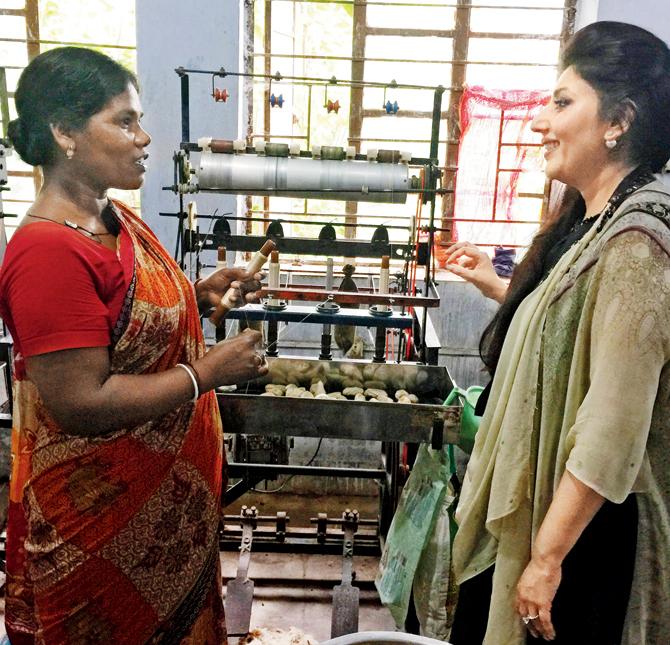Archana Kochhar (right) at the Jharcraft workshop in Jharkhand