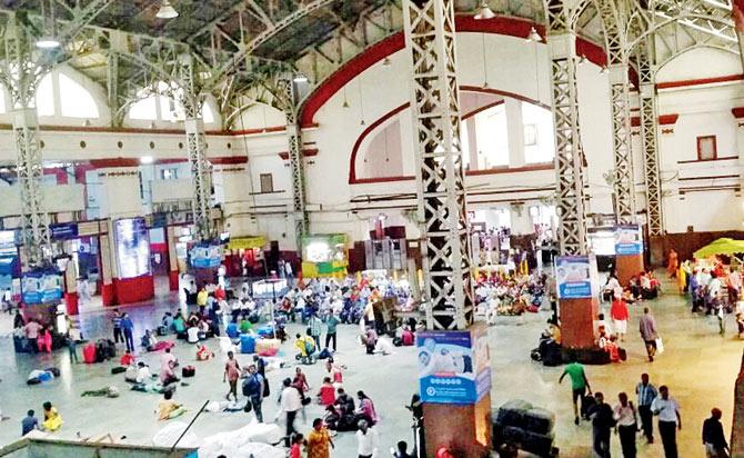 Mumbai Central (left) and Bandra Terminus will be two of the first railway stations on Indian Railway to get these giant fans.