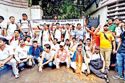 Bihar cricketers protest outside Dalmiya's house; threaten to lock BCCI headquarters in Mumbai