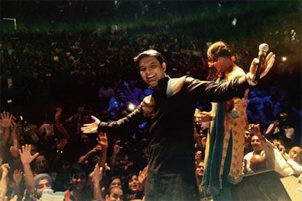 Kapil Sharma shares photos from his show in Canada