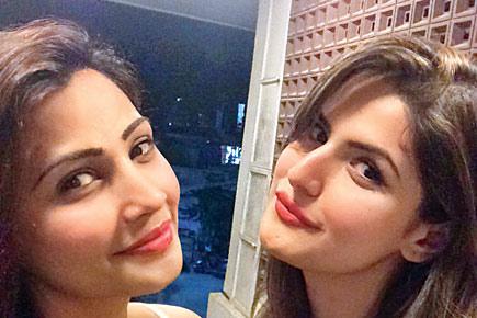 Daisy Shah and Zareen Khan on sets 'Hate Story 3'