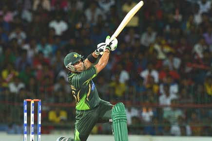 Umar, Tanvir help Pakistan tame Sri Lanka in first T20