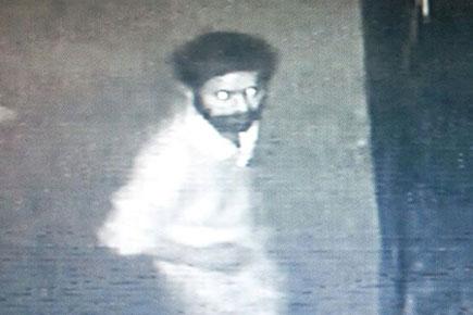 Caught on camera: Gold worth Rs 50 lakh stolen from Pune temple
