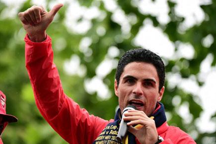 Arsenal's Mikel Arteta signs one-year contract extension