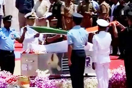 Abdul Kalam's body laid to rest in Rameswaram with Guard of Honour