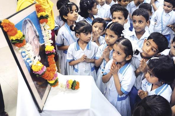Mumbai school students paying tribute to A.P.J. Abdul Kalam