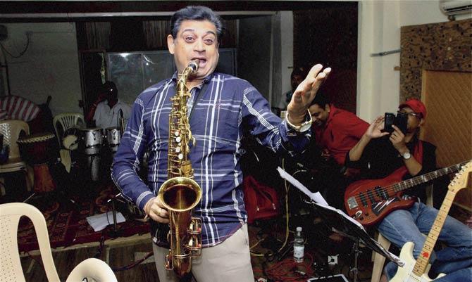 Singer Amit Kumar performs during the rehearsal for upcoming concert ‘Ye Shaam Mastani’ in honour of his late father actor and singer Kishore Kumar in Mumbai. Pic/PTI