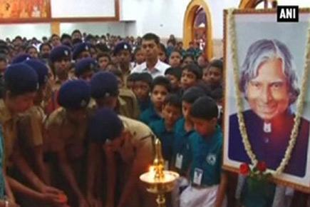 Students pay homage to APJ Abdul Kalam in Kochi 