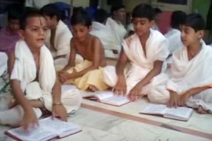 School trains Brahmin Hindus in ancient traditions in Bihar