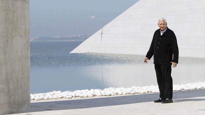 Charles Correa at the Champalimaud Centre for the Unknown