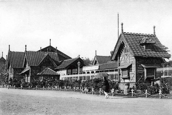 An undated picture of Churchgate station