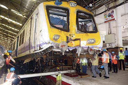 Flying local impact: Trains crawl into Churchgate as magnets are installed