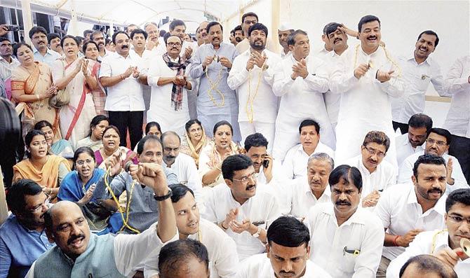 Congress and NCP MLAs boycotted proceedings in the Assembly yesterday, demanding that the BJP-Sena coalition government declare a farm loan waiver. BJP MLAs said the move to mark attendance is to help them deal with the increasingly aggressive Opposition. Pic/PTI