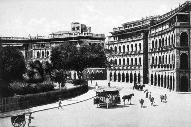An undated picture of a horse taxi at Horniman Circle