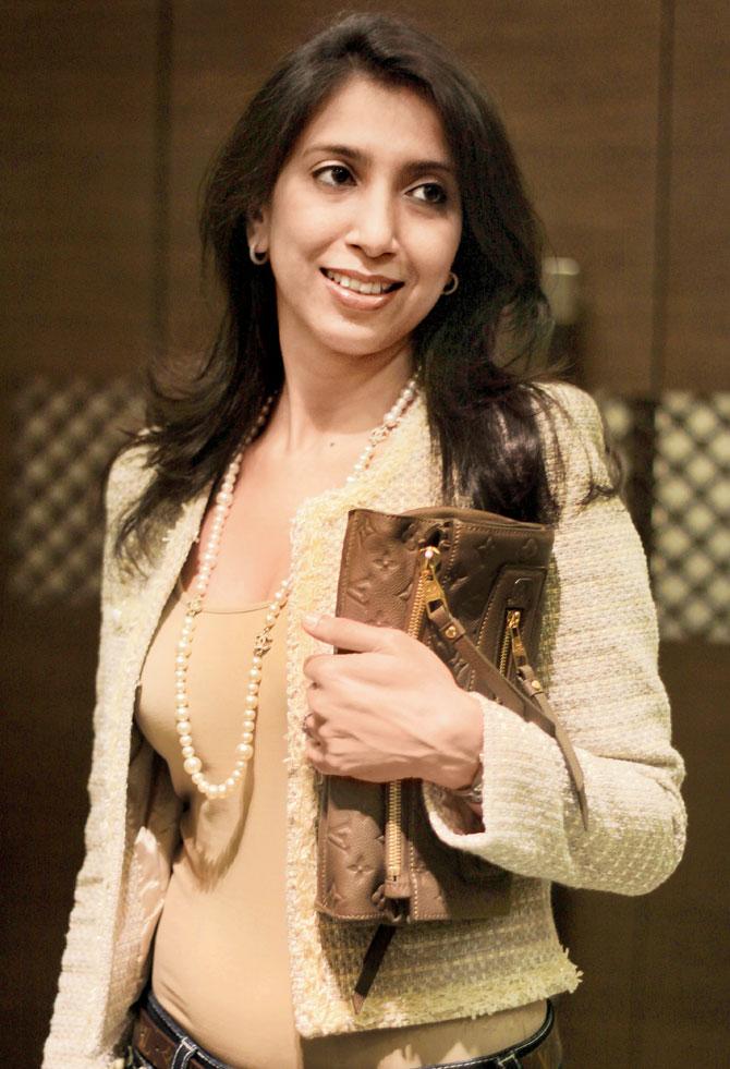 Fatema Lokhandwala,  Branded Bargains