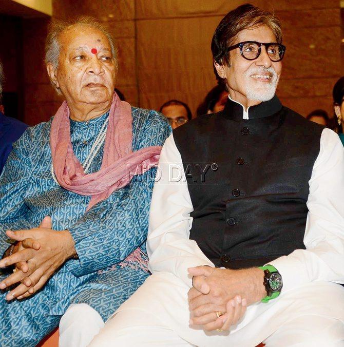 Flautist Hariprasad Chaurasia with Amitabh Bachchan