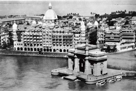 Glimpses of Vintage Mumbai: Monochrome city
