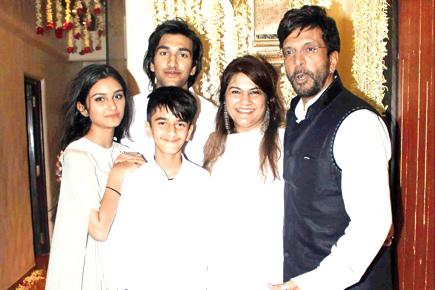 Jaaved Jaaferi hosts an iftar party for celeb friends