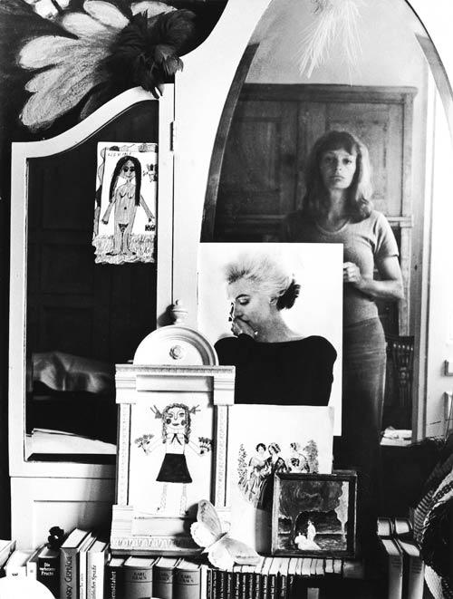 Self in the Mirror, 1971, Silver Gelatin Print, 30 cm x 22.5 cm