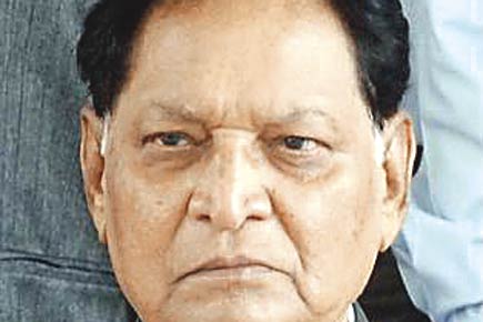 R S Gavai cremated with state honours