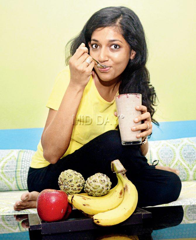 At her Prabhadevi home, yoga instructor and dancer Rashmi Ramesh starts her day with a glass of fruit smoothie. pic/sayed sameer abedi