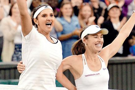 Sania Mirza-Martina Hingis win Wimbledon women's doubles title