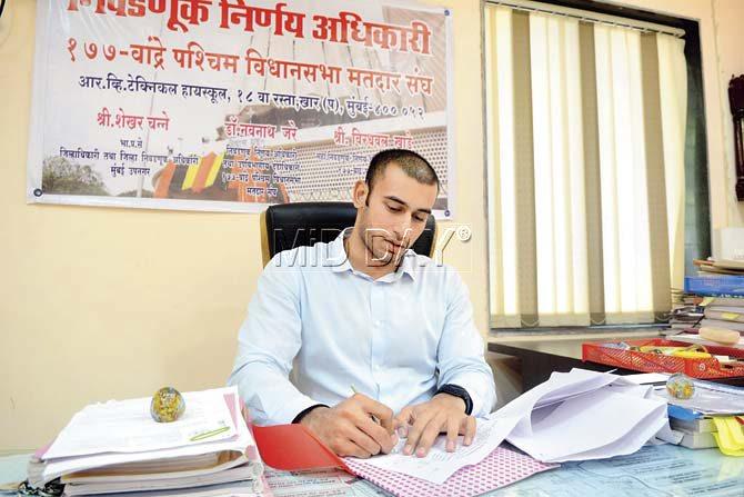 Khade is working for the state revenue department as a tehsildar at Dahisar with an additional charge of the Khar office, which leaves him with little time to practise. Pics/Sayyed Sameer Abedi
