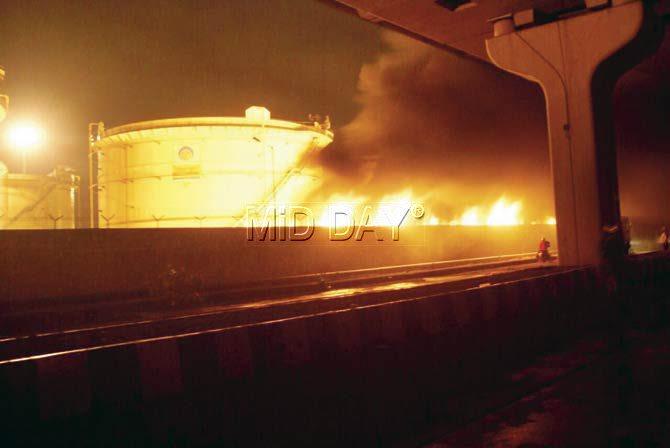 An oil depot at Wadala had a suspect leakage which lead to a major fire. Pic/Atul Kamble