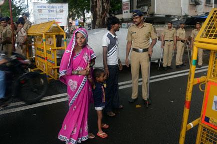 Mumbai: Cops barricade roads leading to Yakub Memon's house