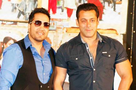 Salman Khan launches new 'Bajrangi Bhaijaan' song 'Aaj Ki Party...'