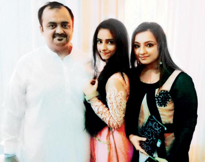Shadaab Patel along with daughter Muskaan and wife Fabiha