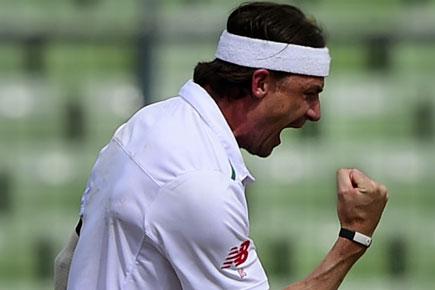 Twitter flooded with praises for Dale Steyn's 400th Test wicket