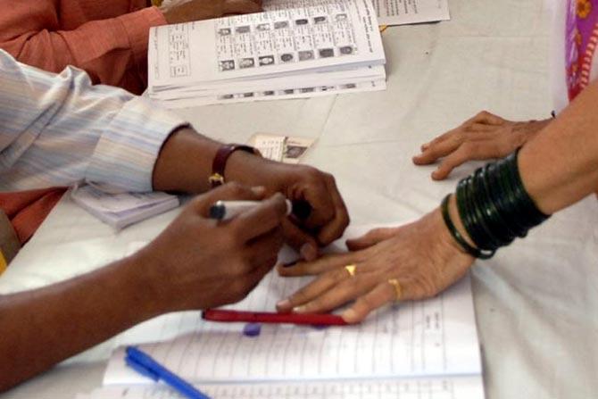 Chitrakoot bypoll: Congress leads by 6,000 votes after round 3