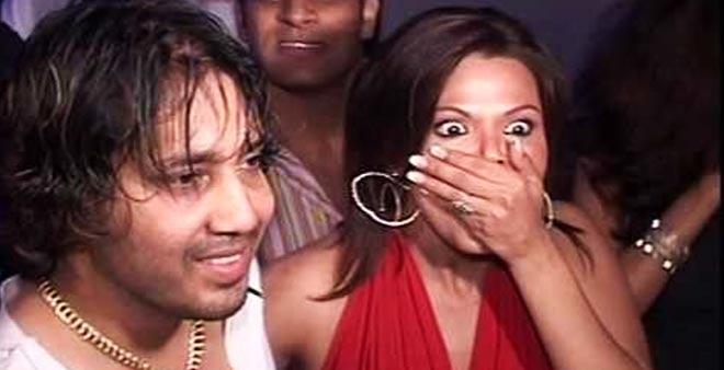 1. Mika Singh-Rakhi Sawant kiss controversy