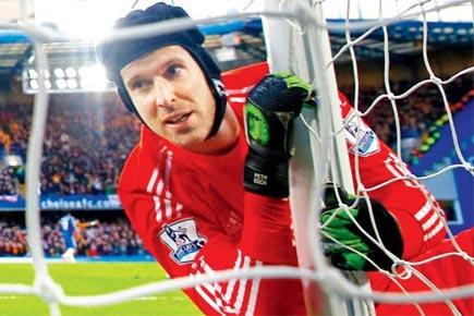 Petr Cech to hold talks with Chelsea next week